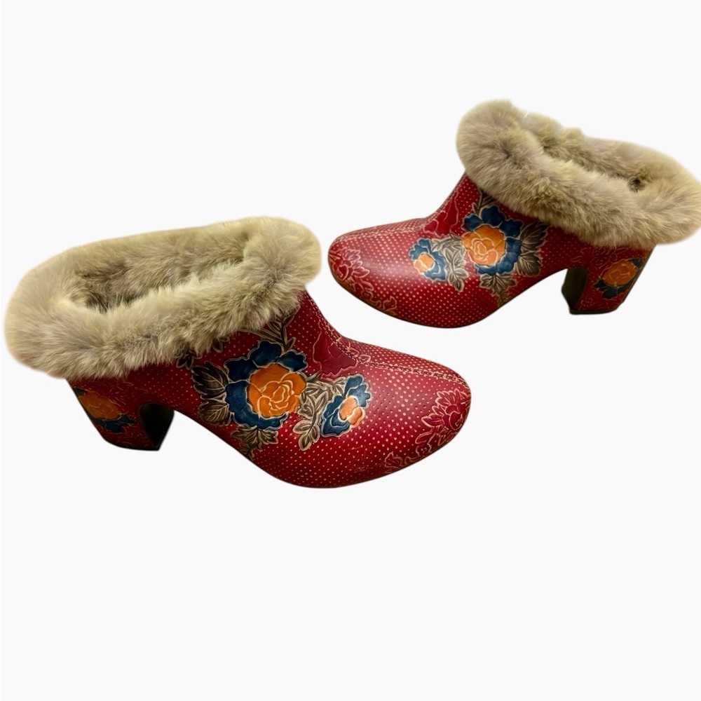 L’Artiste Chic Red Floral Fur-Lined Mules (NWOT)